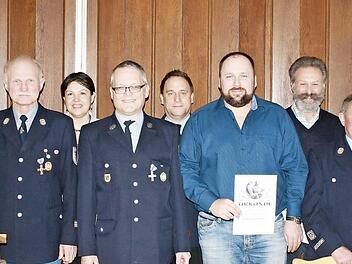 Für jahrzehntelange Treue zur Freiwilligen Feuerwehr Seelach wurden mehrere Mitglieder ausgezeichnet.  Foto: privat