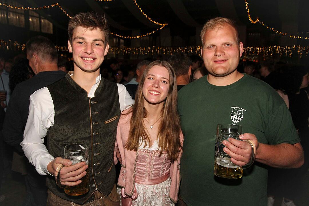 Gefeiert wurde mit der Kult-Partyrockband Radspitz!