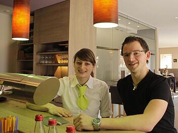 Cinja Fabry und Christopher Kraus in ihrem neuen Café. Foto: Buchwald