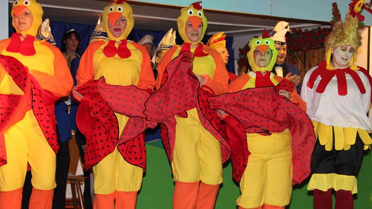 Die "geilen Hühner" setzten einen furiosen Schlusspunkt unter den Gehülzer Büttenabend. Fotos: Rainer Glissnik