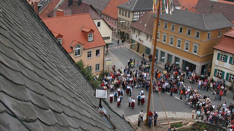 Scheßlitz setzt auf Riesen. Da braucht man einen ungewöhnlichen Standpunkt, um einen solchen Giganten ganz abbilden zu können.  Archivbild: Timo Stöhr