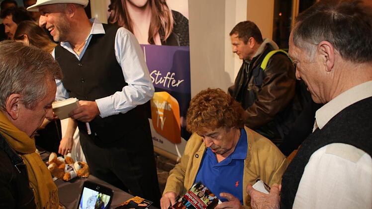 Die Autogramme von Tony waren gefragt. Foto: Desombre