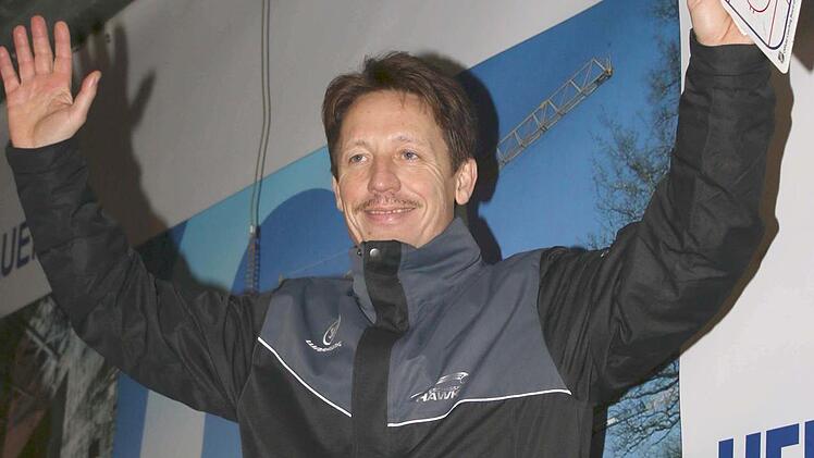Ein strahlender ESC-Trainer:  Martin Reichert  ist mit den Leistungen seiner Mannschaft und dem Erreichen der Aufstiegsrunde  absolut zufrieden.