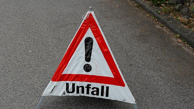In Ansbach hat eine Autofahrerin Fahrerflucht begangen. Symbolfoto: Christopher Schulz
