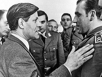 Als Verteidigungsminister besuchte Helmut Schmidt den Standort. Fotos: Archiv