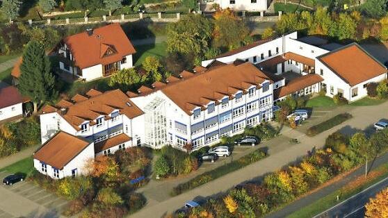 Im Ortsteil Ruppen ist der Hauptsitz der Firma SRP zu stattlicher Größe gewachsen. Foto: FrankenAir, Weismain
