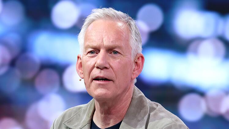 Johannes B. Kerner h&auml;lt es in Bezug auf die AfD, wie mit dem Grundgesetz.