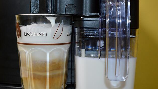 Milchkaffee während dem Fasten? So geht Intervallfasten