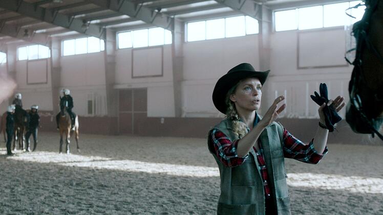 Wiebke (Nina Hoss) w&uuml;nscht sich eine intakte Familie. Doch ihre zweite Adoptivtochter macht ihr das Leben schwer.