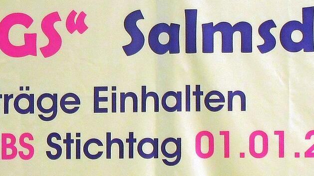 Beim Kellerfest in Salmsdorf machte die BIGS unter anderem mit einer Plakataktion auf ihre Forderungen aufmerksam. Foto: G&uuml;nther Vetter