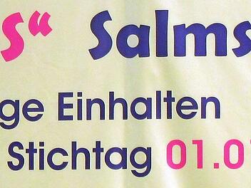 Beim Kellerfest in Salmsdorf machte die BIGS unter anderem mit einer Plakataktion auf ihre Forderungen aufmerksam. Foto: G&uuml;nther Vetter