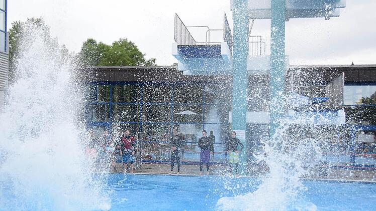 Wassertag beim Jugendfestival YouCo im Aquaria Freibad in CoburgFoto: Ronald Rinklef