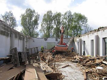 Dieses Bild machte Klaus Wiesler kurz nachdem die Rettungskräfte eingetroffen sind. Der Polizist war der erste, der dem verschütteten Baggerfahrer Beistand leistete. Foto: Klaus Wiesler