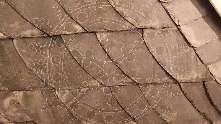 Die Stanniolverzierung ist auch nach über 340 Jahren zu erkennen.  Foto: Veronika Schadeck