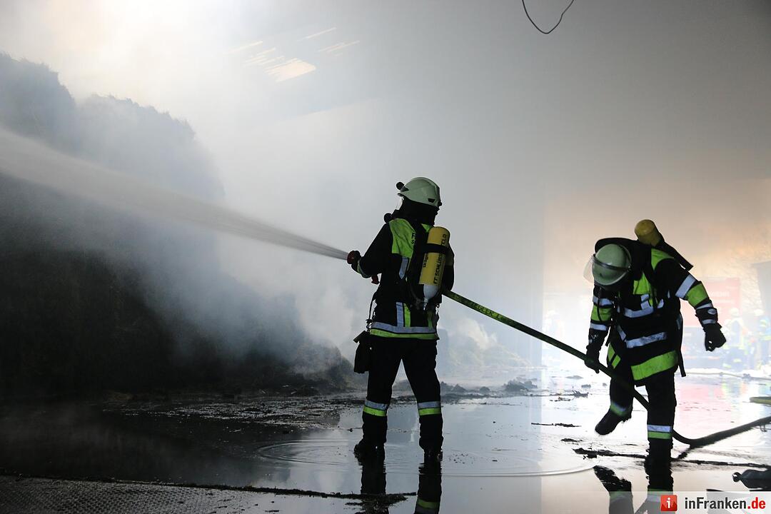 Feuer zerstört Scheune in Hohn am Berg