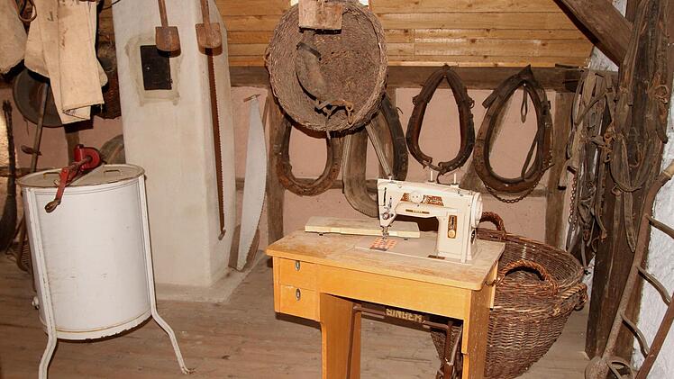 Das Museum präsentiert auch viele Gegenstände und Geräte aus dem früheren ländlichen Leben. Fotos: Günther Geiling
