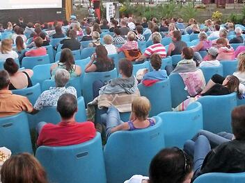 Im Kino zu sitzen und doch im Freien zu sein - dieses besondere Gef&uuml;hl kann man vom 14. bis 17. August in Neustadt erleben.  Foto: Nadine Irmsch