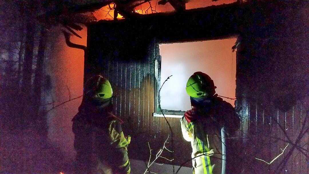 Mittelfranken: Wohnhaus brennt völlig nieder