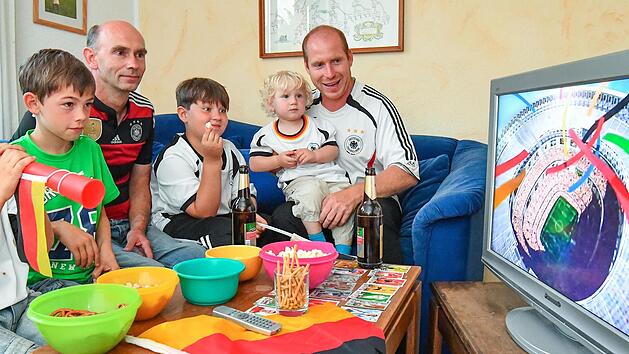 Das w&uuml;nschen sich viele: die Fu&szlig;ballspiele gemeinsam zu Hause anzuschauen.