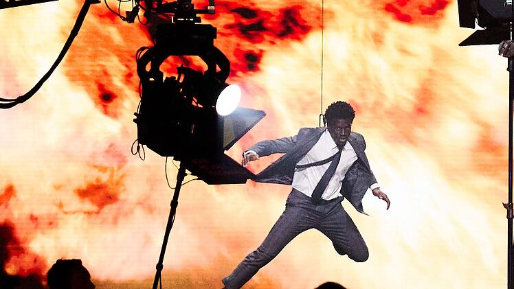 Ibo liefert beim actionreichen Stunt-Shooting.
