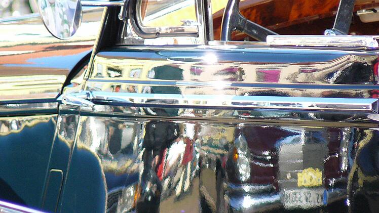 Am Wochenende sind Oldtimer auf dem Marktplatz zu sehen Foto: Archiv/ Arkadius Guzy