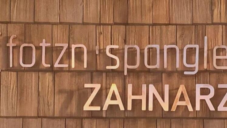 Das Logo der Zahnarztpraxis im bayerischen Garmisch-Partenkirchen. Foto: Screenshot/fotznspanglerei.de