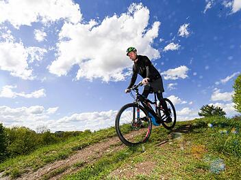 Immer mehr Mountainbiker sind in der Fränkischen Schweiz unterwegs. Symbolfoto: Tobias Hase/dpa-Themendienst