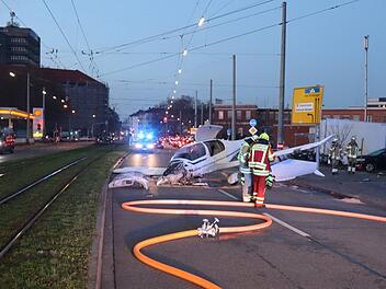 Flugzeug in Stadtgebiet von Mannheim notgelandet