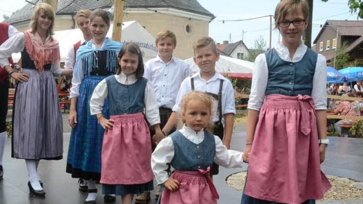 Die Trachtenpflege - hier ein Bild von der Einhaltkerba in Welitsch - ist für den künftigen KreisheimatpflegerHans Blinzler ein neues Betätigungsfeld. Darüber hinaus wird er sich auch mit den Sachgebieten Mundart und Flößerei befassen. Foto: Archiv/Karl-Heinz Hofmann