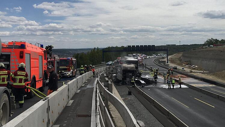 Auf der A3 brennt aktuell ein Sattelzug. Im Bereich Würzburg-Heidingsfeld muss mit Behinderungen gerechnet werden. Foto: Paso/News5