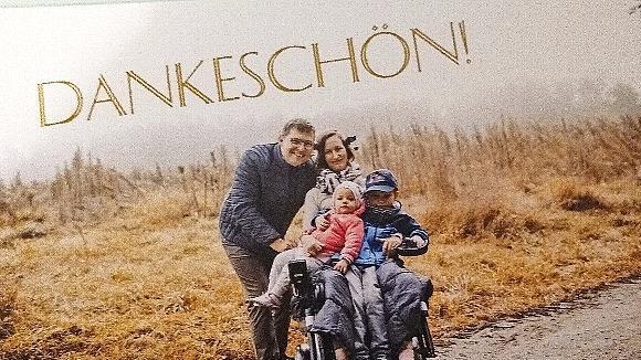 Der Familie ist eine Herzensangelegenheit, Danke zu sagen. Sie haben extra Karten drucken lassen, die sie gerne an die Spender verschicken wollen. Wer einen persönlichen Gruß möchte, kann sich über die E-Mail-Adresse familie.kuhnlein@t-online.de gerne melden.