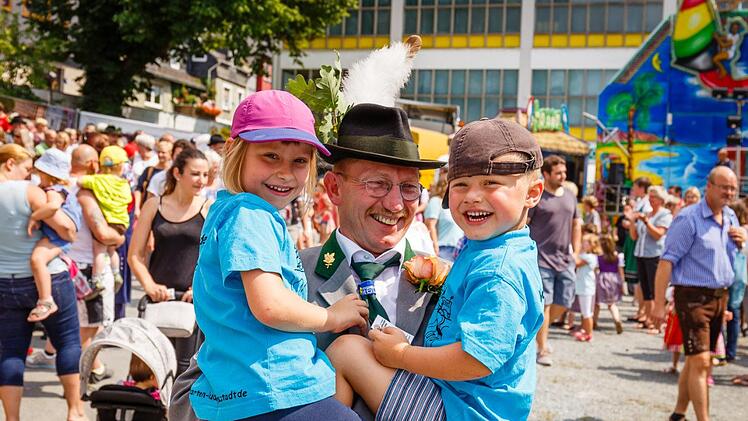 Buntes Treiben auf dem SchützenplatzFlorian Bauer