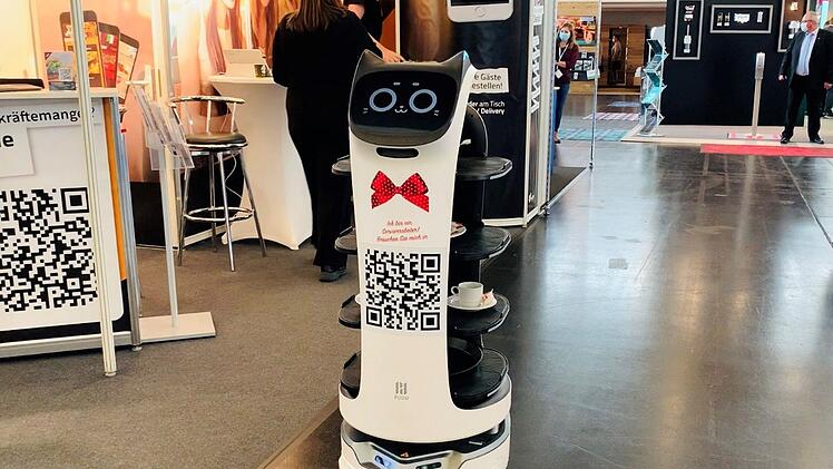 Ein fahrender Roboter, der die Gäste bedient, soll das Personal entlasten.