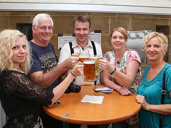 Matthias Mörsch (Mitte) und seine Familie auf der Sandkerwa Foto: RiegerPress