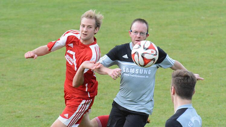 Schnappschuss vom Spiel der Woche in Obereschenbach. Foto: ssp