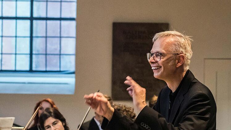 Die Coburger Bachnacht unter der Leitung von Peter Stenglein lockte zahlreiche Zuhörer an mit ihrem vielseitigen Programm. Foto: Jochen Berger