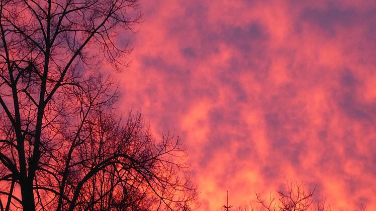 Silvia Angerstein hat den bemerkenswerten Sonnenaufgang in Oberhaid fotografiert.