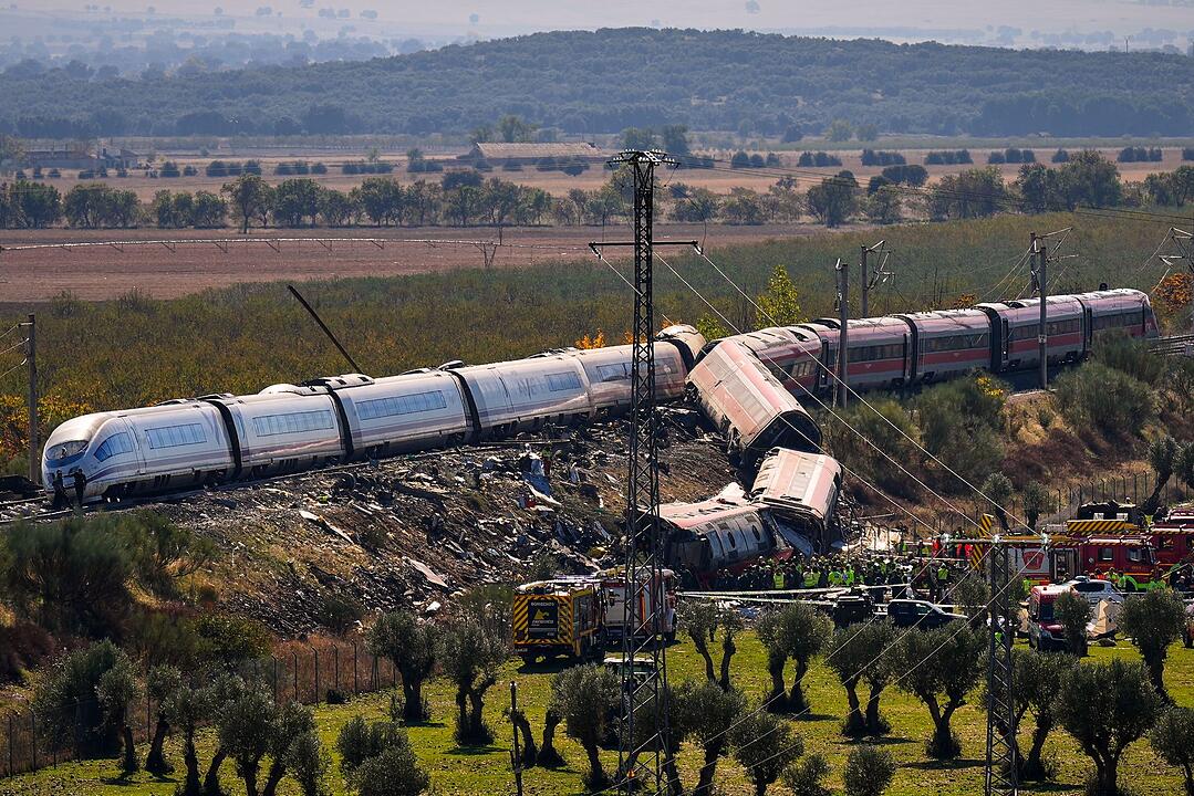 Zusammensto&szlig; zweier Z&uuml;ge in Spanien