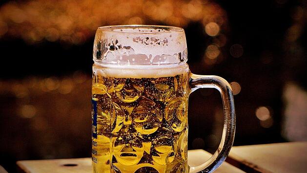 Das Radler ist ein Biermixgetränk aus Bier und Zitronenlimonade. Symbolfoto: Pixabay/ Alexas_Fotos