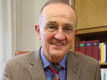 Die stärkste Sportart im Sportkreis ist der Fußballsport, gefolgt vom Turn- und Tischtennissport, zählt BLSV-Kreisvorsitzender, Karl H. Fick auf. Foto: Sonja Adam