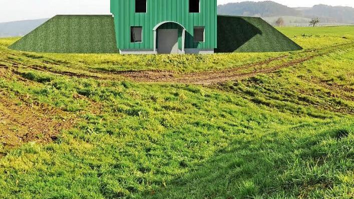 Per Animation wurde der neue Hochbehälter Schlottenberg ins Landschaftsbild eingefügt. Das Tonnendach ist nur ein Vorschlag des Ingenieurbüros. Der Marktgemeinderat Küps muss über die Dachform noch beschließen. Im Vordergrund rechts der Hügel des bisherigen Hochbehälters. Fotomontage: SRP