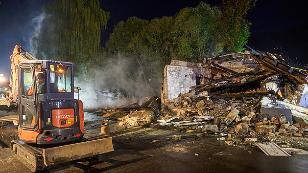 Verletzte bei Explosion in Wohn- und Gesch&auml;ftshaus