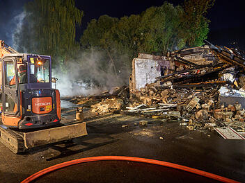 Verletzte bei Explosion in Wohn- und Geschäftshaus