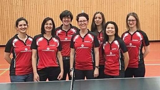 Ungeschlagen wurden die Damen vom TSV Windheim II Meister: Alexandra Löffler, Melanie Löffler, Christin Ruß, Claudia Ruß, Stefanie Detsch, Pranee Erhardt und Linda Hammerschmidt (v. l.)  Foto: Trebes