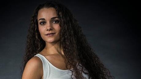 "Power People" präsentiert das deutsche Handwerk in seinem Jahreskalender. Mit diesem Bild ist Schreinerin Selina Lassmann aus den Haßbergen das Gesicht des Monats Januar.  Fotos: Werbefotografie Weiss GmbH