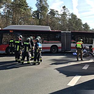 Tödlicher Unfall in Nürnberg: Motorrad kollidiert mit Linienbus
