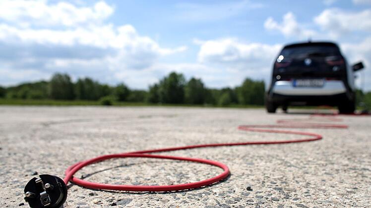 Das viel gepriesene Elektroauto hat durchaus  seine Tücken. Foto: Jan Woitas /dpa
