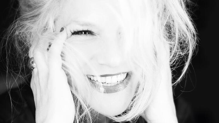 Ina M&uuml;ller rockt am Samstag, 11. August beim Open Air-Wochenende die B&uuml;hne im Bad Br&uuml;ckenauer Schlosspark. Sandra Ludewig &middot; &copy; Sony Music