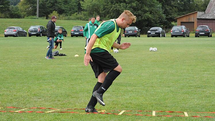 Bilder vom Spiel der Woche bei der SG Oberleicjhtersbach/Modlos gegen den TSV Stangenroth. Foto: Hopf