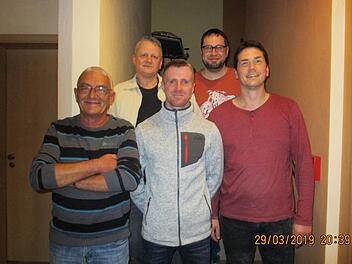 Bei der Generalversammlung des Haarder Sportclubs 92 wurde der Vorstand gewählt: (von links) Peter Wilden (stellv. Schriftführer), Marco Schmitt (Vorsitzender Verwaltung), Matthias Claus (Schriftführer), Klaus Böhm (Vorsitzender Sport) und Mario Nöth (Vorsitzender Finanzen).  Foto: Horst-Günter Ziegler